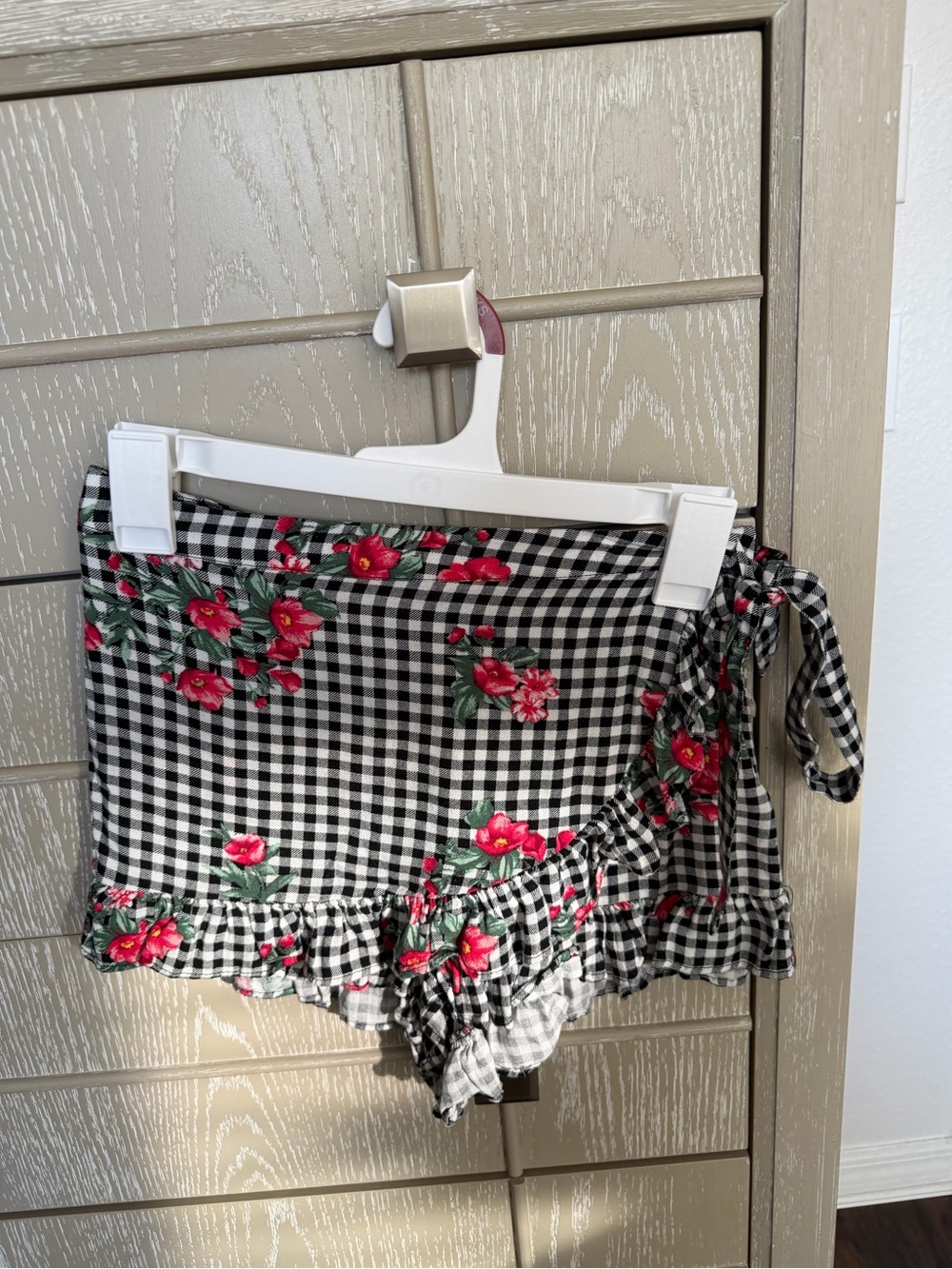 Forever 21 Black & White Gingham Floral Wrap Skort with Red Flowers